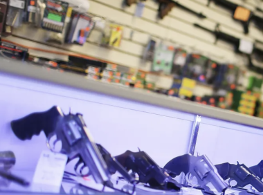 美国这些新法将于2025年生效！有关人工智能、堕胎、最低工资等